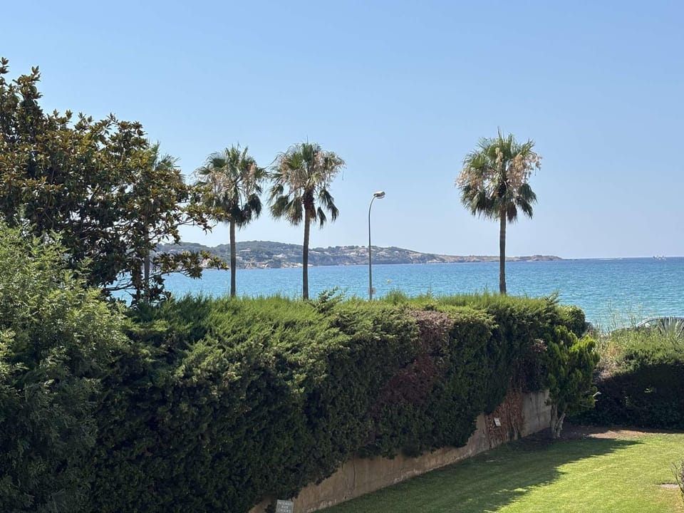 Appartement cosy avec parking, vue mer - 4 pers. - FR-1-845-43 Apartment in Sanary-sur-Mer
