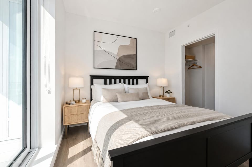 Walk Everywhere from This Chic 2BR Apartment in Vancouver