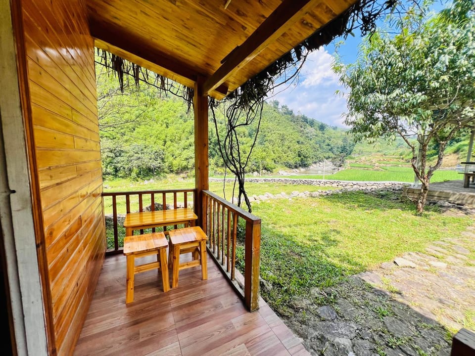 Day, Natural landscape, Garden, View (from property/room), Garden view, Mountain view