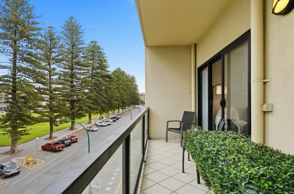 Property building, Balcony/Terrace