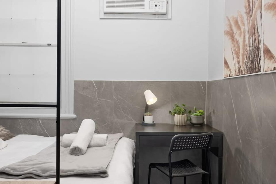 Modern Double Room with Air Conditioning - Central CBD Location near UTS USYD Darling Harbour ICC Sydney Chinatown and Highly Rated Restaurants - Shared Bathroom and Amenities Bed and Breakfast in Surry Hills