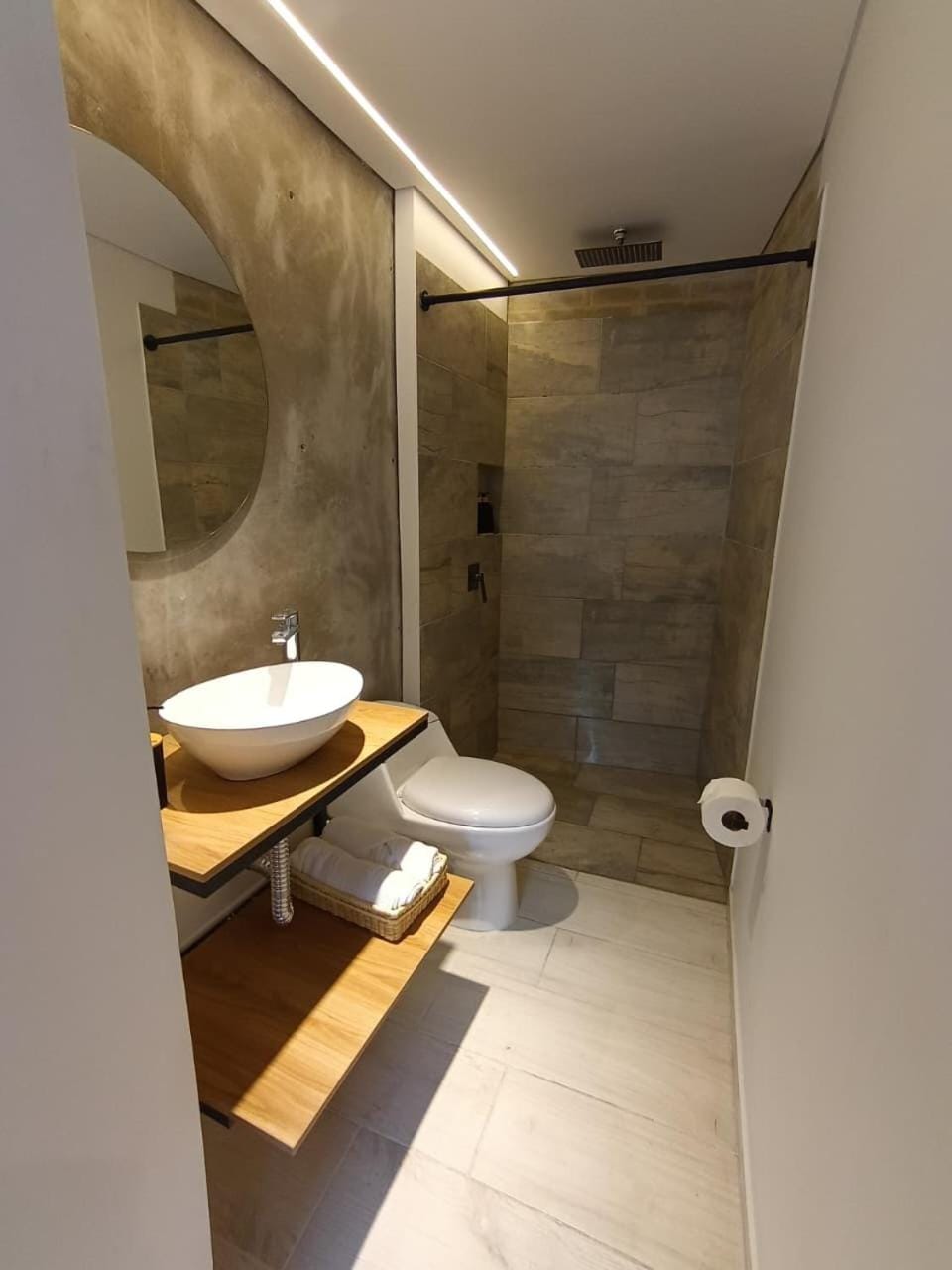 Shower, Toilet, Bathroom
