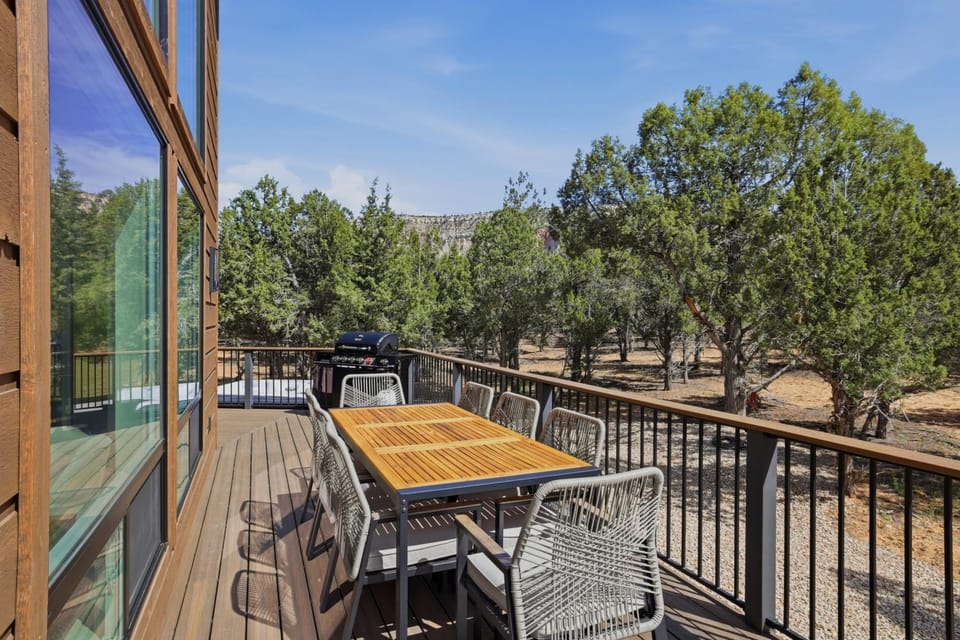 Zion East Luxury, Private Hot Tub and Fire Pit House in Orderville