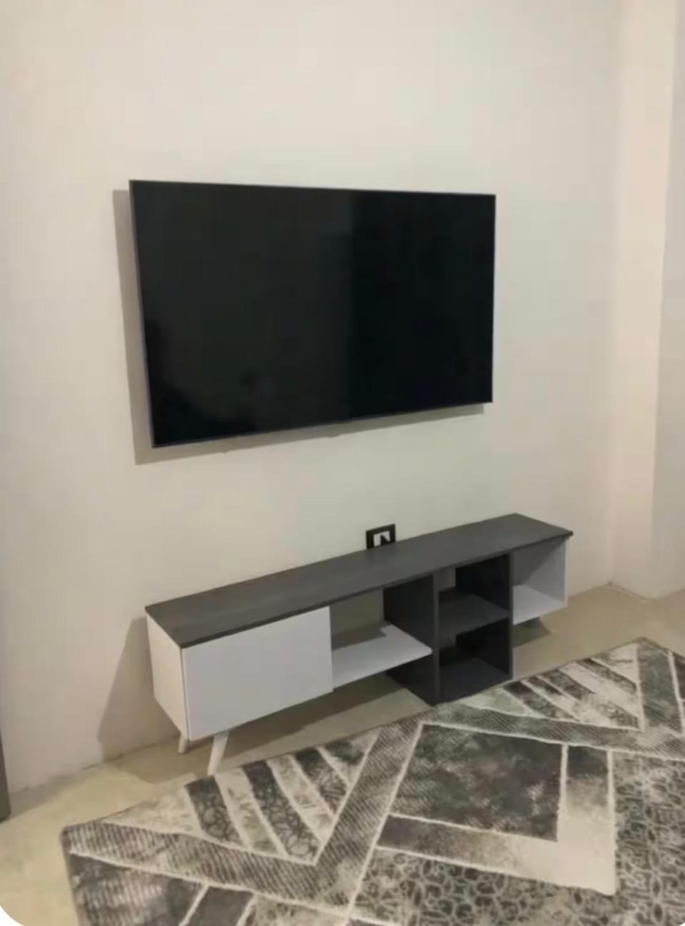 Luxurious Sound System Room Near AUC Hotel in New Cairo City