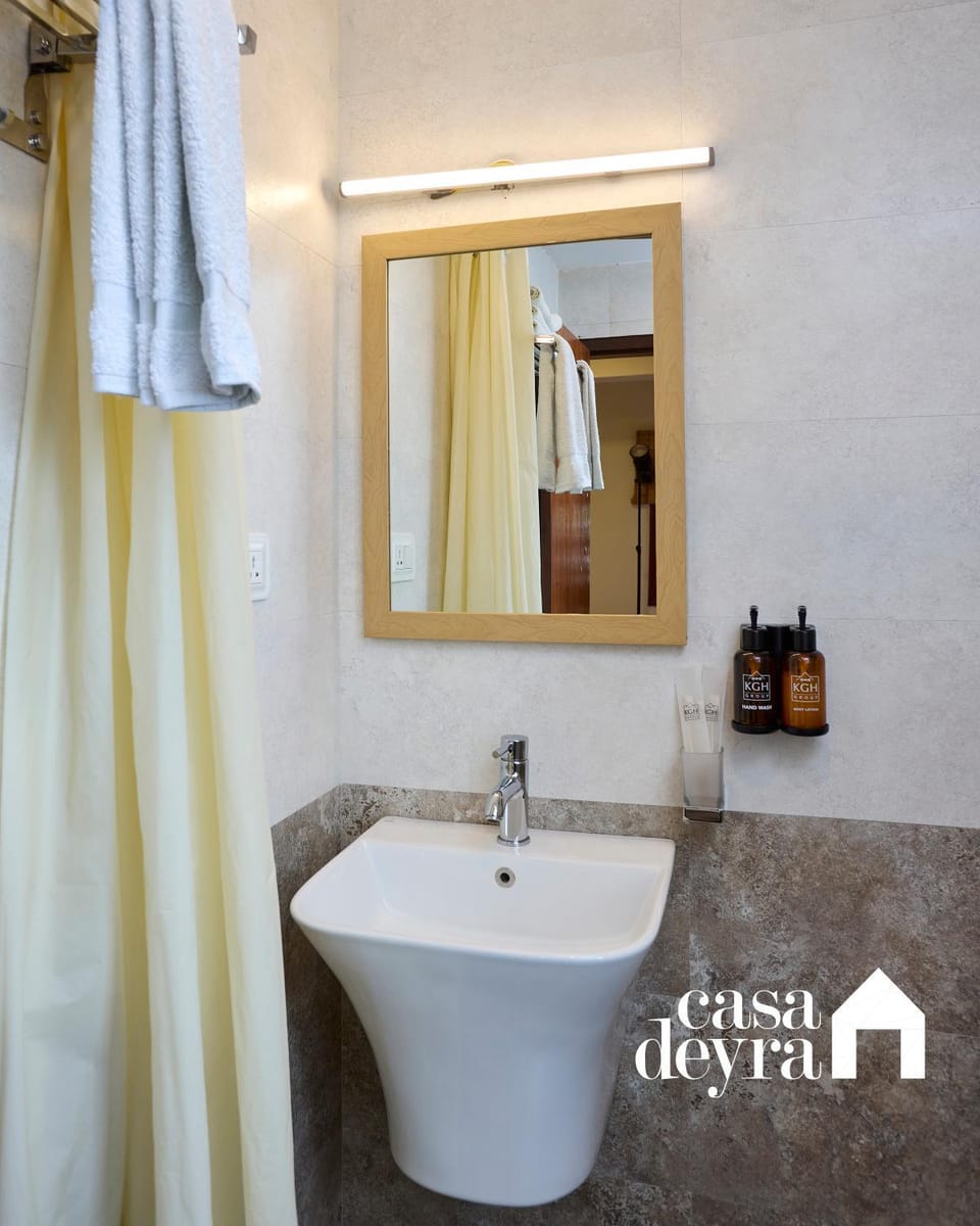 Bathroom, towels