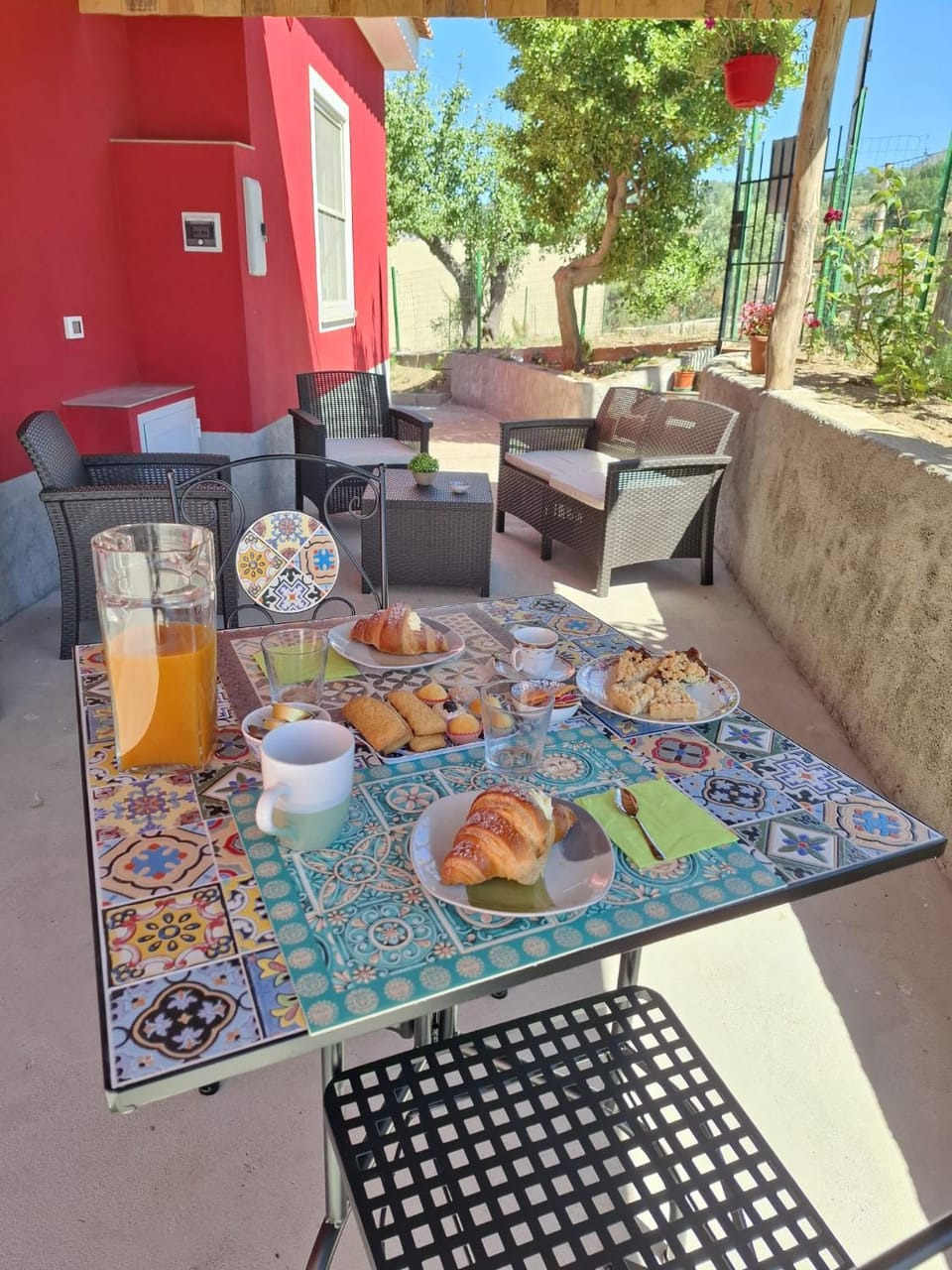 Restaurant/places to eat, Breakfast, Inner courtyard view