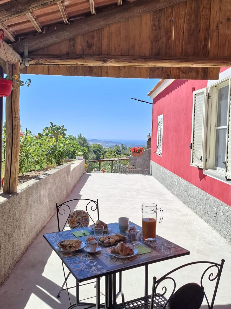 Restaurant/places to eat, View (from property/room), Breakfast, Italian breakfast, Inner courtyard view