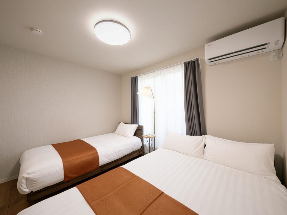 Bed, Photo of the whole room, Bedroom, air conditioner