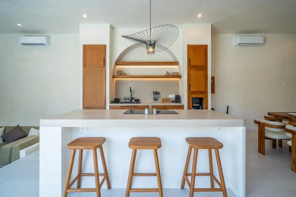 Heart of Bingin, 3BR Private Villa BoLi Villa in Bali