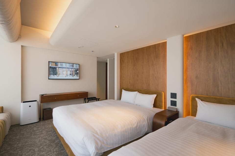 Bed, TV and multimedia, Photo of the whole room