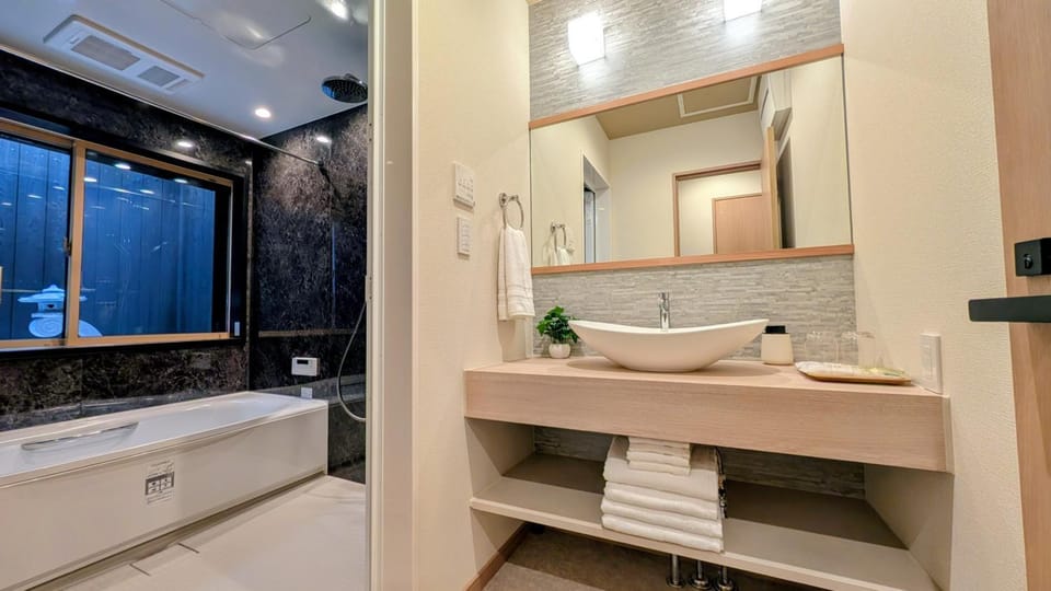 Shower, Bathroom, Bath, towels