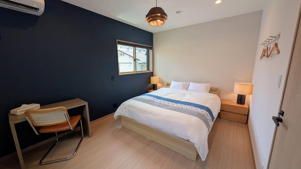 Bed, Photo of the whole room, Bedroom, air conditioner