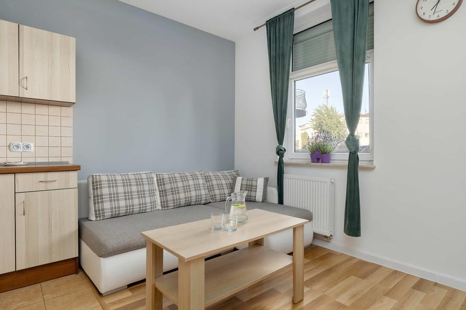 Kitchen or kitchenette, Seating area