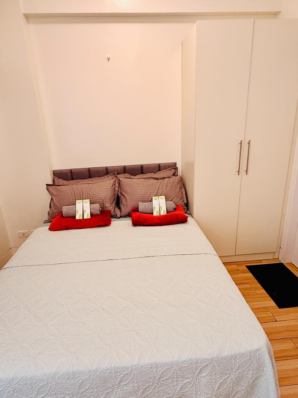 JFam Suites - Studio Unit Apartment in Santa Rosa