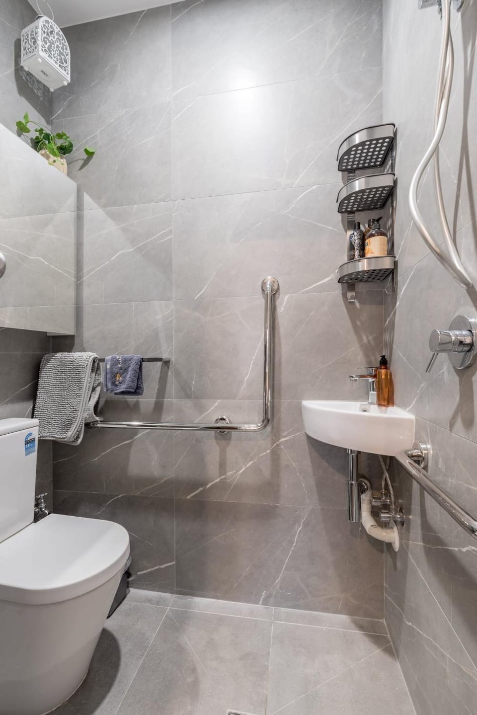 Classic King Single Ensuite Room with AC - Next to CBD - Near Central Station& Townhall& Chinatown& Darling Harbour& UTS& USYD Bed and Breakfast in Surry Hills
