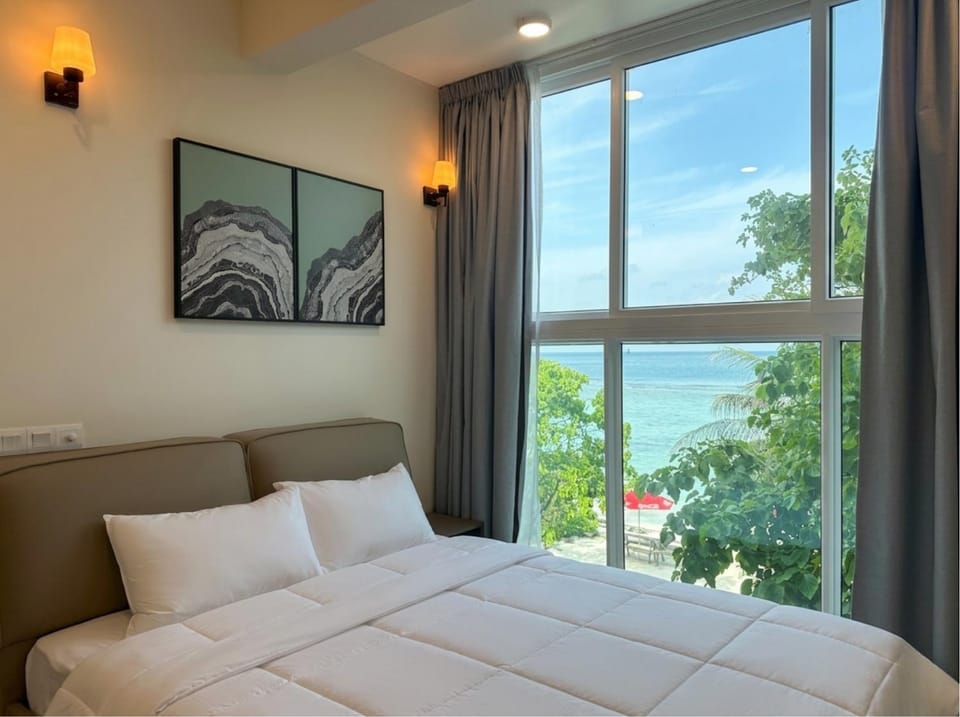 Bed, View (from property/room), Bedroom, Sea view