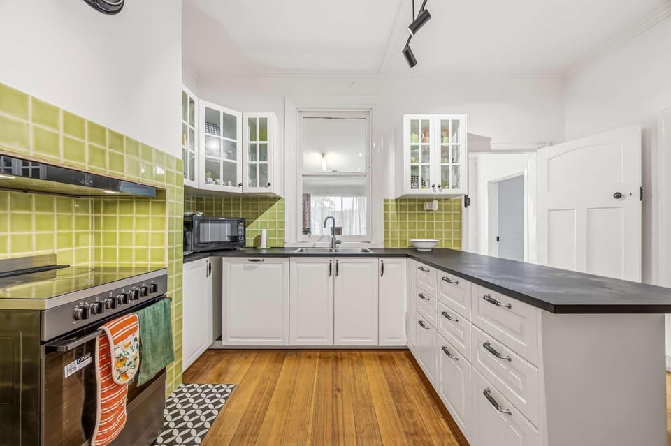 dishwasher, oven, stove, kitchen