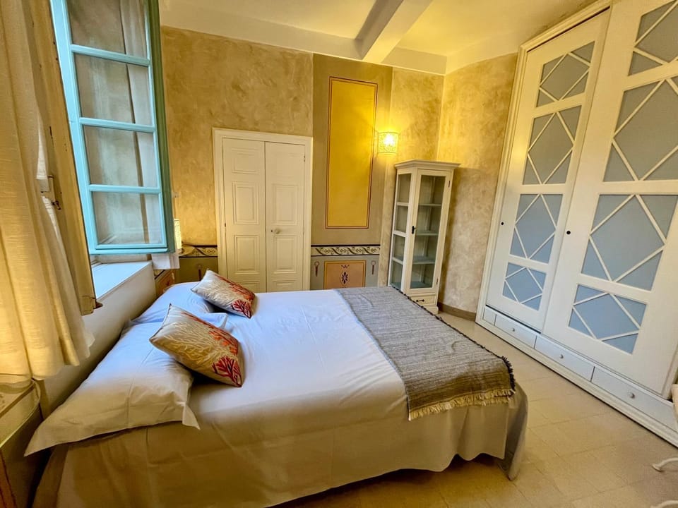 Menton vieille ville - plage à 100 m - 4 personnes Apartment in Menton