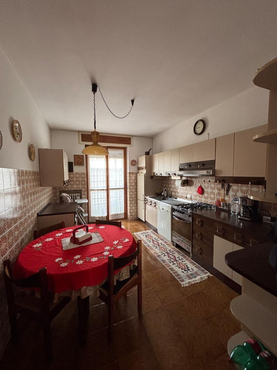 Kitchen or kitchenette, Dining area, dishwasher, stove