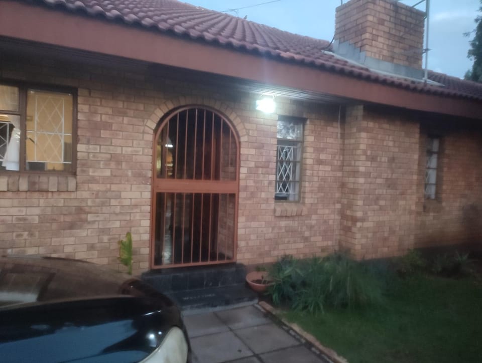 Ditshane Guesthouse Bed and Breakfast in North West, South Africa
