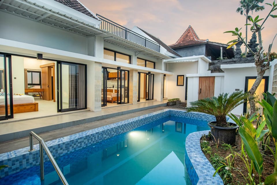 Property building, Swimming pool