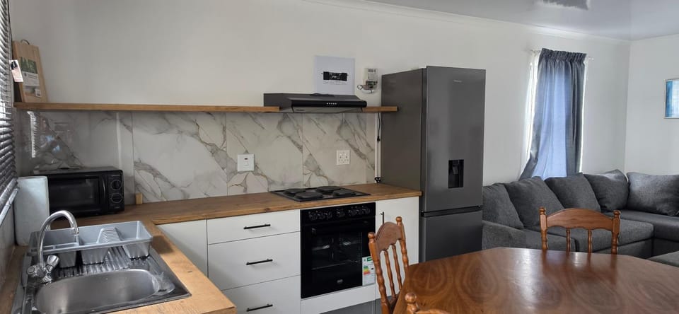 Kitchen or kitchenette, Seating area, Dining area
