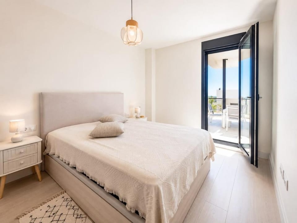 Modern Luxury Apartment - Camarate Hills Apartment in Costa del Sol
