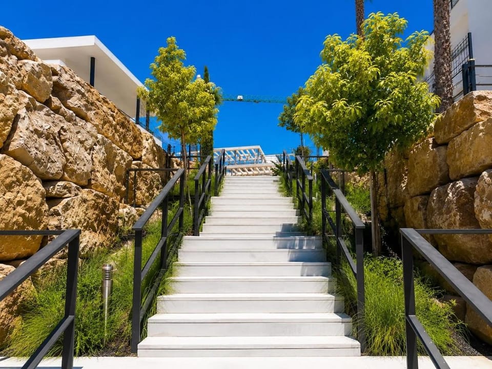Modern Luxury Apartment - Camarate Hills Apartment in Costa del Sol
