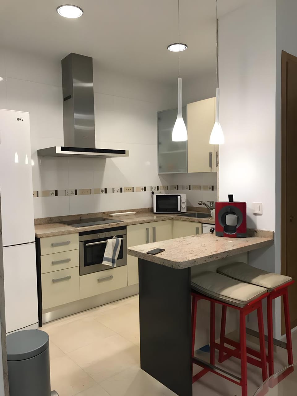 Kitchen or kitchenette, Living room