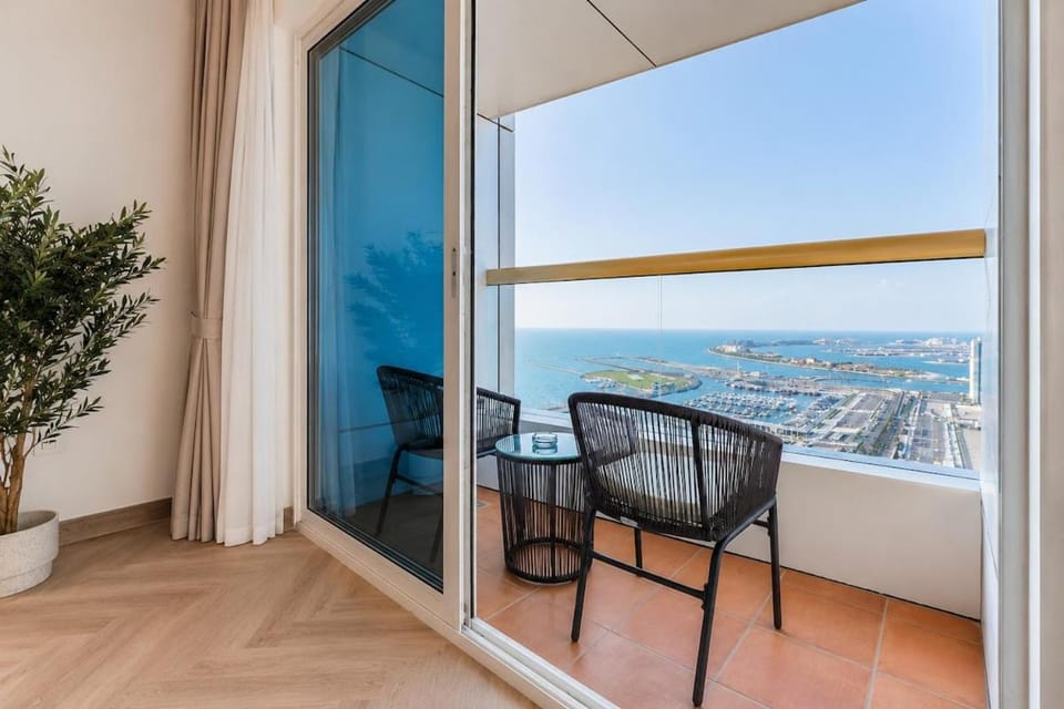 Panoramic Palm Sea View 1BH | Luxury Dubai Marina Apartment in Dubai