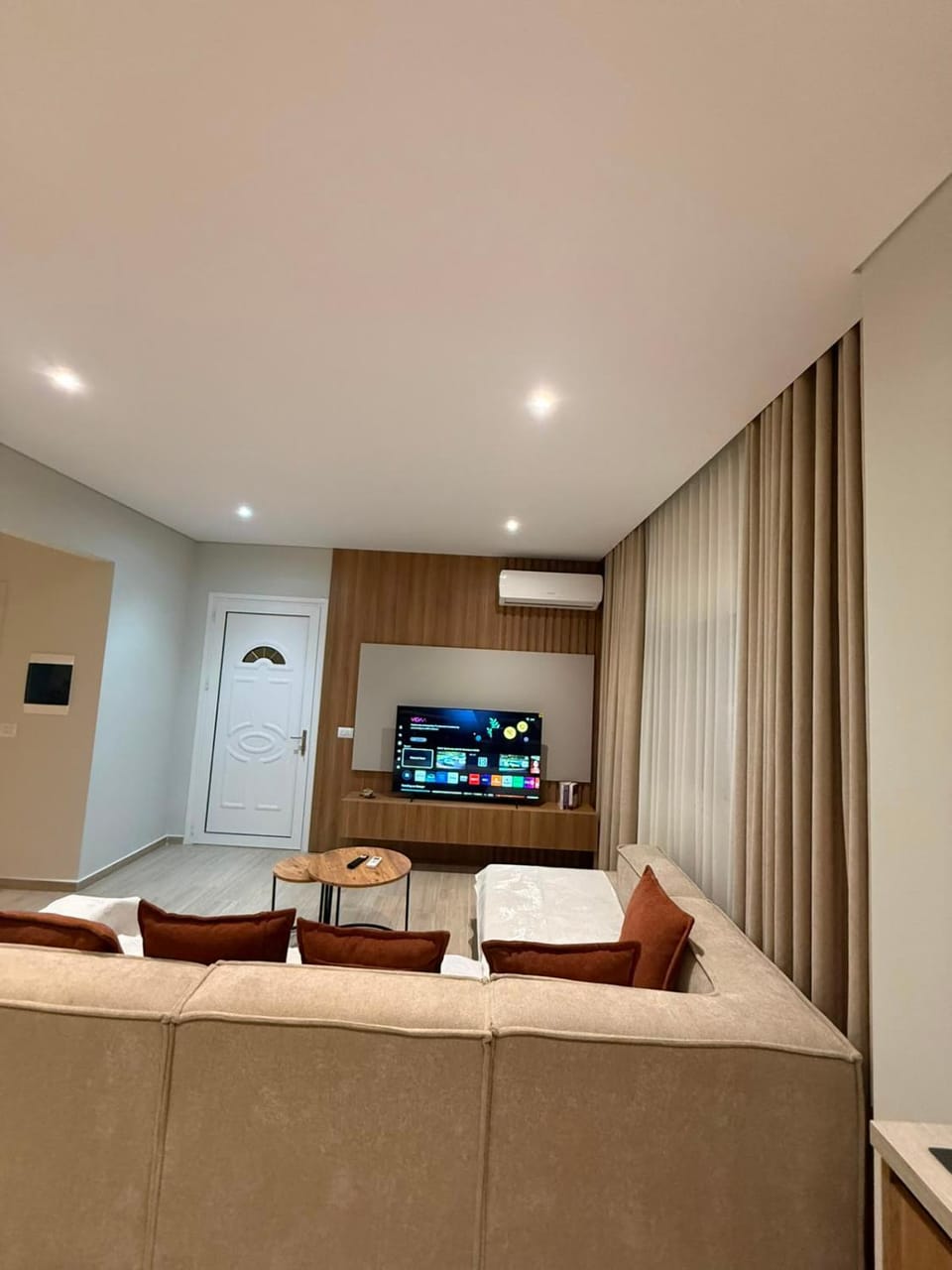 Ajmar Oasis apartment House in Sarandë