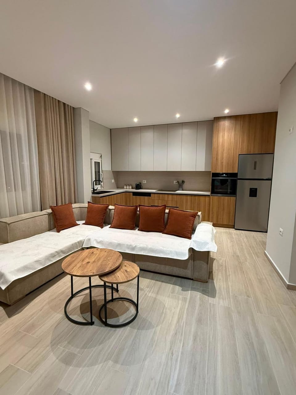 Ajmar Oasis apartment House in Sarandë