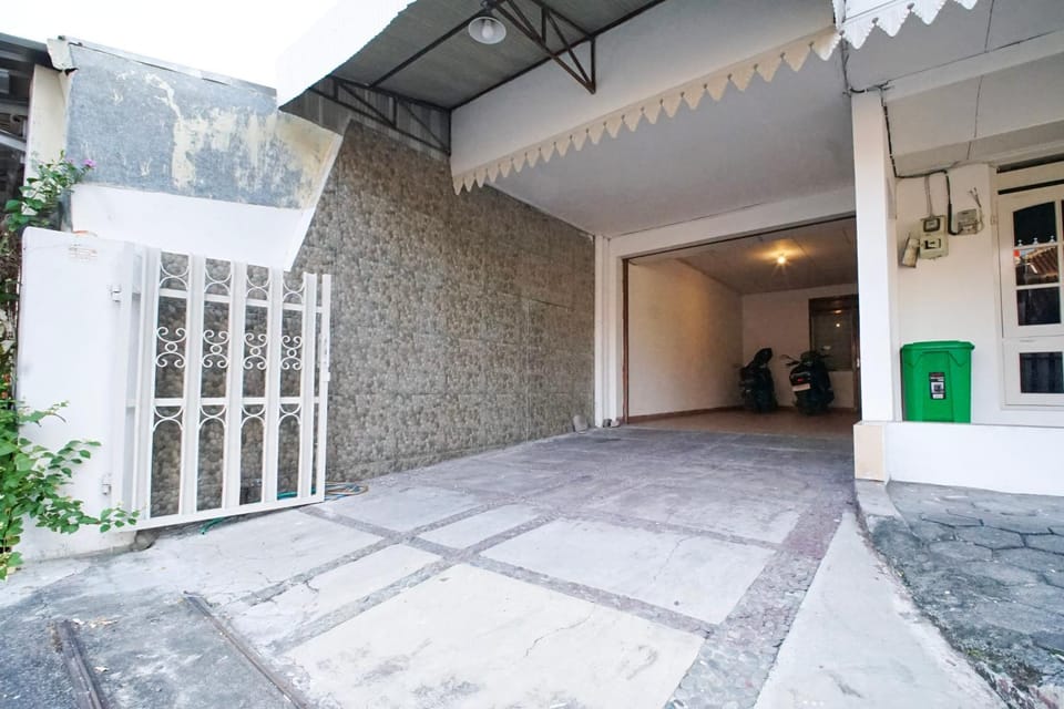 Property building, Parking