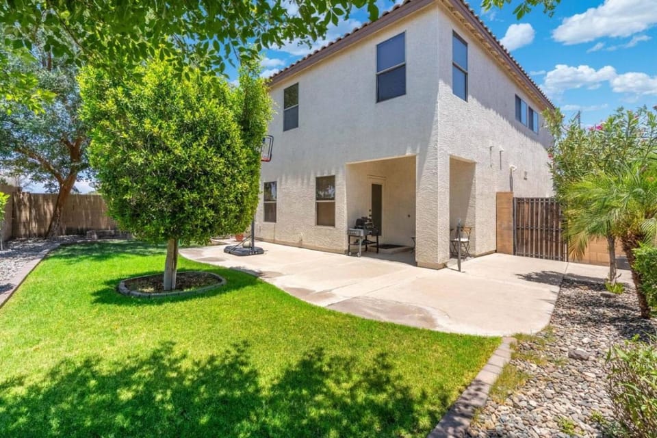 Perfect Chandler Base Downtown Freeways & More House in Gilbert