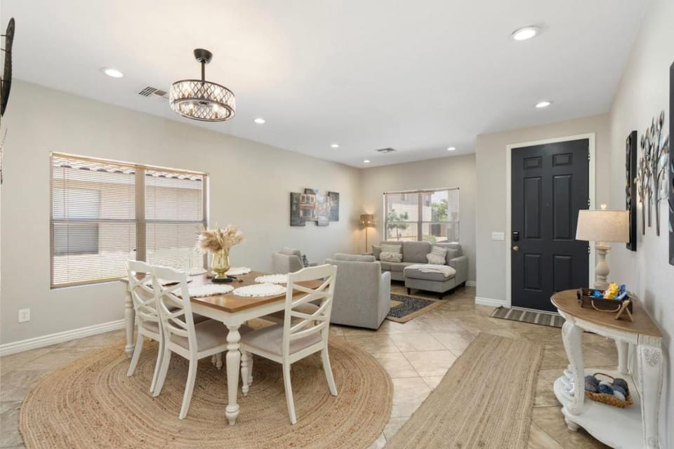 Perfect Chandler Base Downtown Freeways & More House in Gilbert