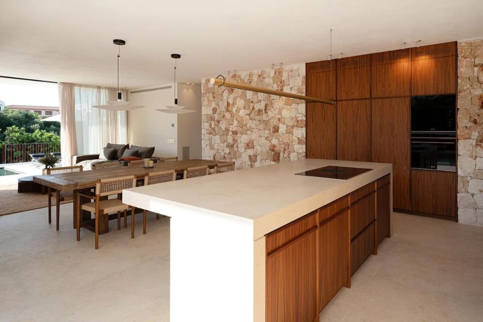 Luxury villa with pool and private beach access Villa in Los Delfines