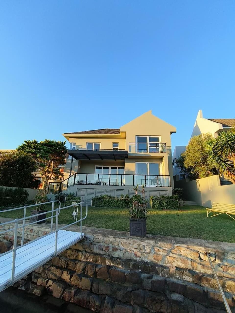 Luxury Marina Escape with Jetty, Pool & Solar House in Port Alfred