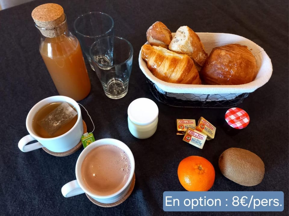 Studio cosy - Petit-déjeuner et jacuzzi en option House in Occitanie
