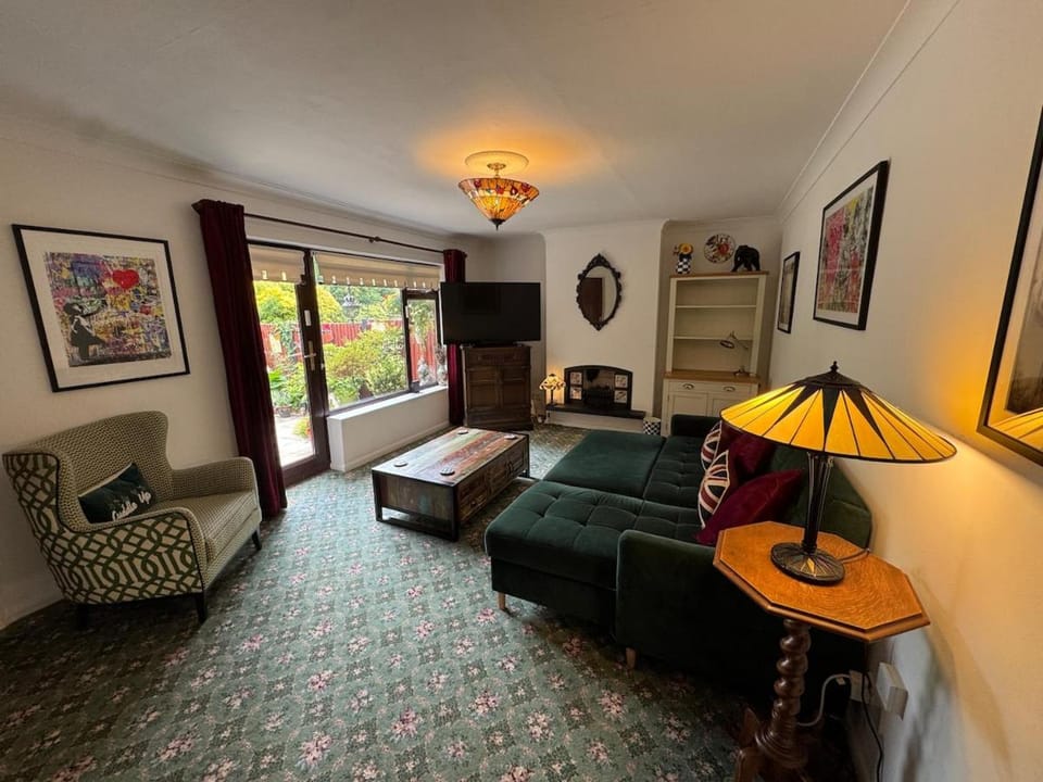 TV and multimedia, Living room, Photo of the whole room, Seating area