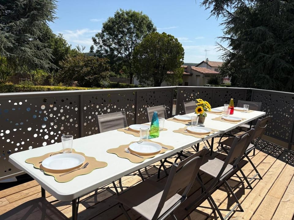 BBQ facilities, Balcony/Terrace, Dining area