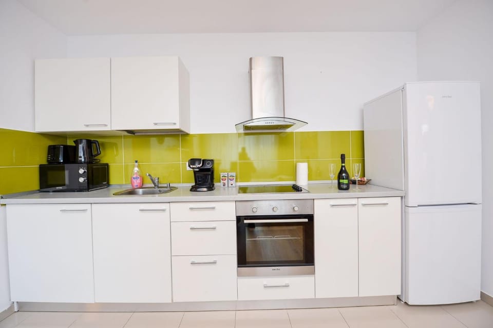 Bucharest Apartment - Two Bedrooms - 6 Guests - Cismigiu Gardens Apartment in Bucharest