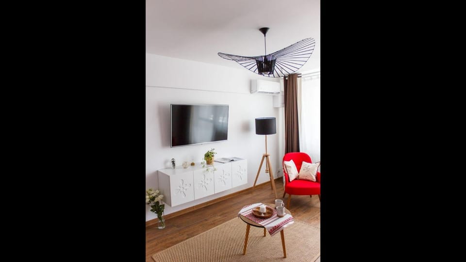 TV and multimedia, Seating area