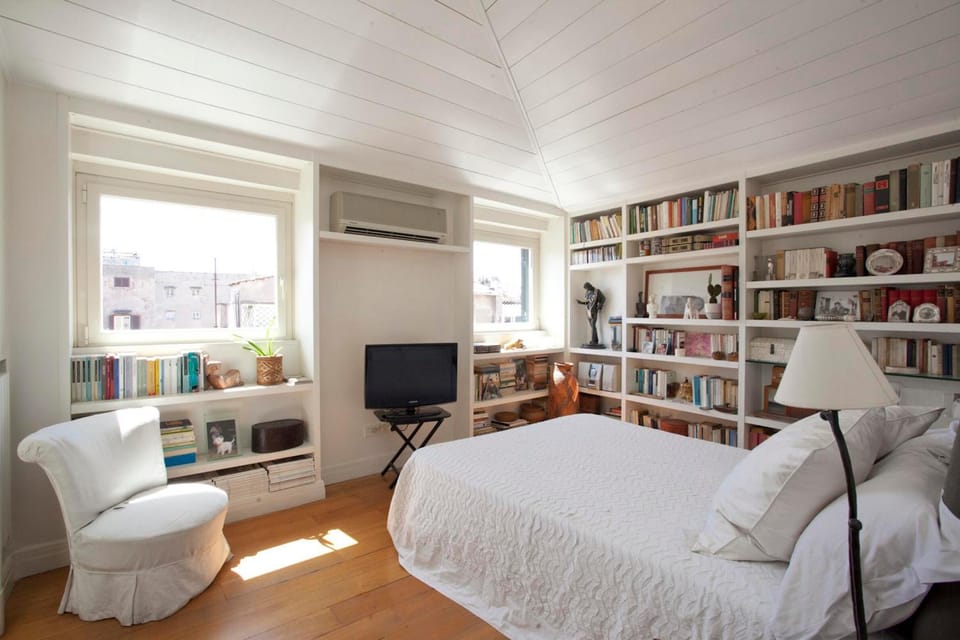 Bed, TV and multimedia, Bedroom, air conditioner