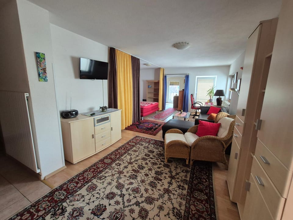 TV and multimedia, Living room, Photo of the whole room, Seating area