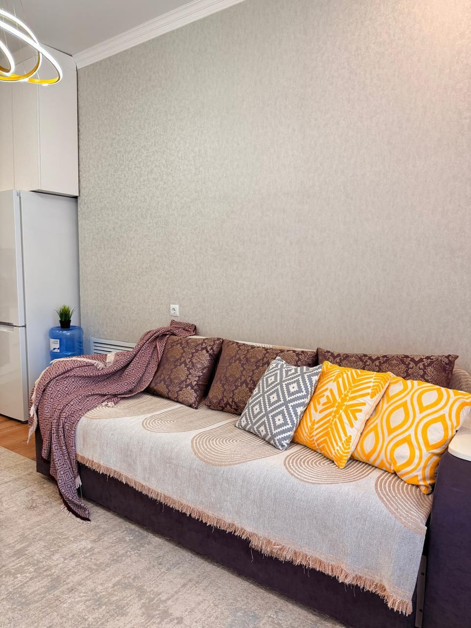 Bed, Living room, Photo of the whole room, Seating area, Bedroom