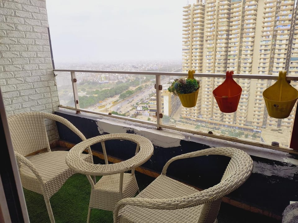Dream stay in noida Apartment in Delhi