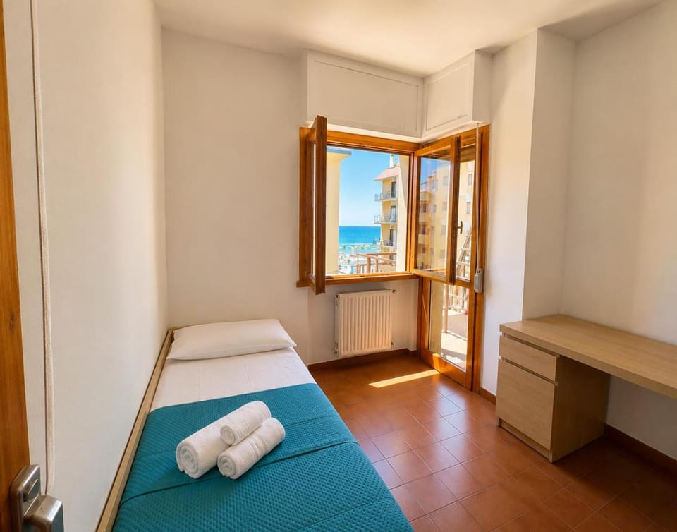 Bed, Natural landscape, Photo of the whole room, Bedroom, Sea view, Sea view, towels