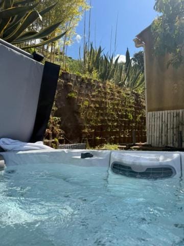 Hot Tub, Hot Tub, Spa and wellness centre/facilities, Pool view