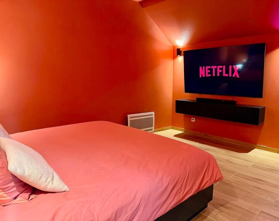 Dalikyda - L'interdit - Balneo & Cinema Apartment in Le Havre