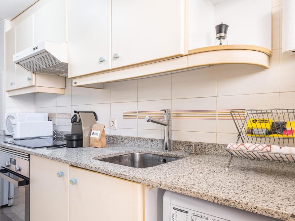 Girasol Coastal Retreat. 2BR I Pool Apartment in Marina Alta